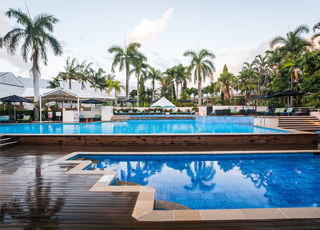 Shangri-La Hotel, The Marina - Piscina